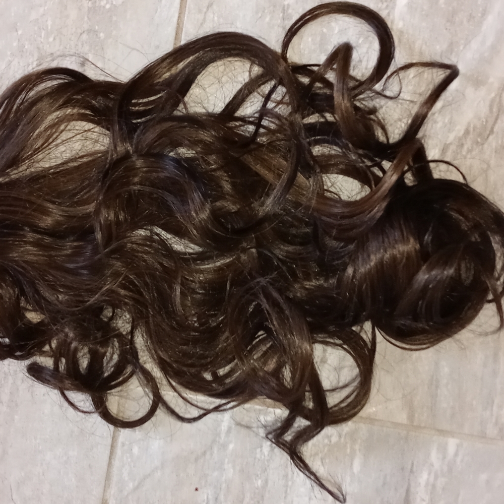 23" Long Wavy Chesnut clip in Ponytail CUTE!!